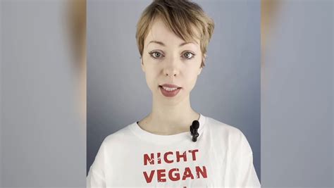 militante veganerin porno|Militante Veganerin Porno Porn Videos 